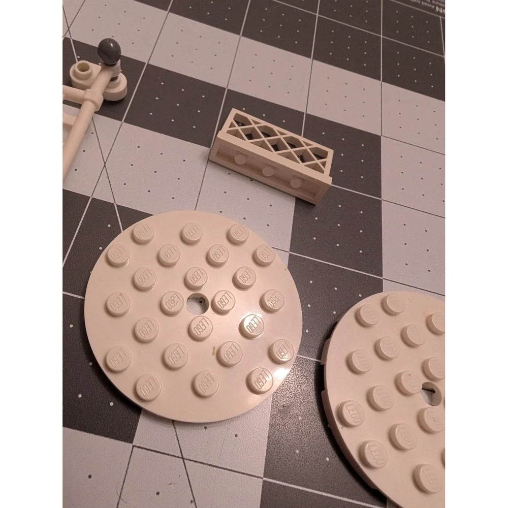 Lego white net fences disk misc replacement‎ pieces lot of 4